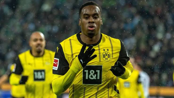 Jamie Gittens Position: Decoding Chelsea’s Most Versatile Attacking Weapon